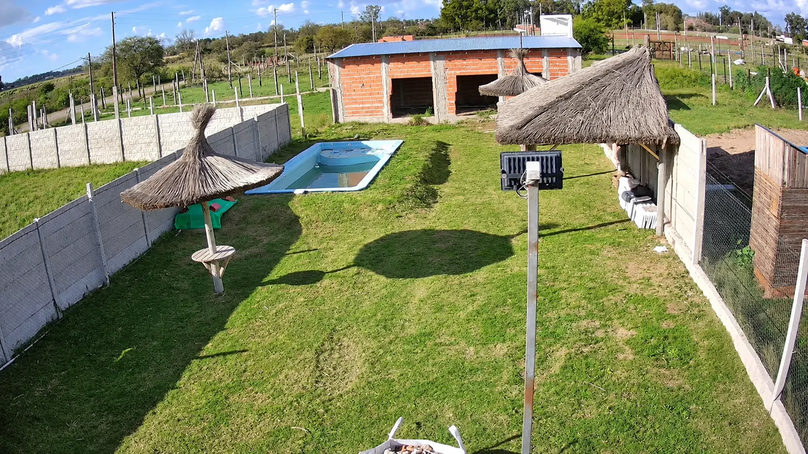 Cámara con iluminación auxiliar: vista captada por una cámara de seguridad